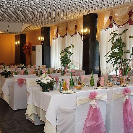 Elbrus Hotel Pazardzhik Ngoại thất bức ảnh