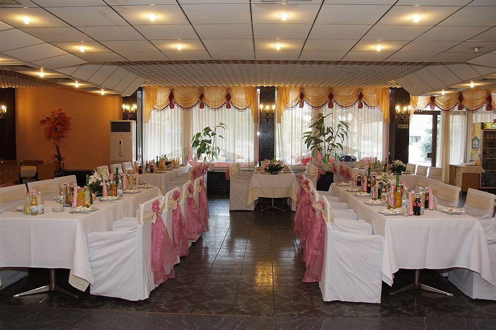 Elbrus Hotel Pazardzhik Ngoại thất bức ảnh