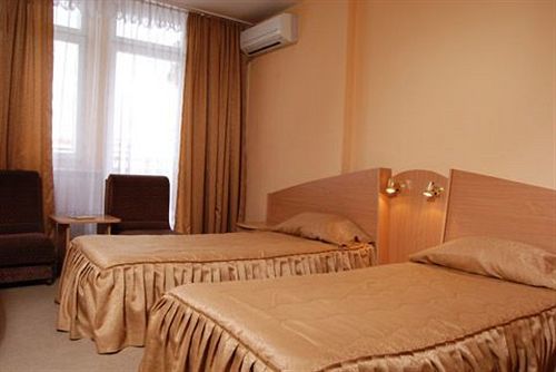 Elbrus Hotel Pazardzhik Ngoại thất bức ảnh