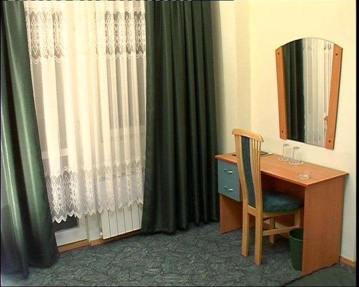 Elbrus Hotel Pazardzhik Phòng bức ảnh