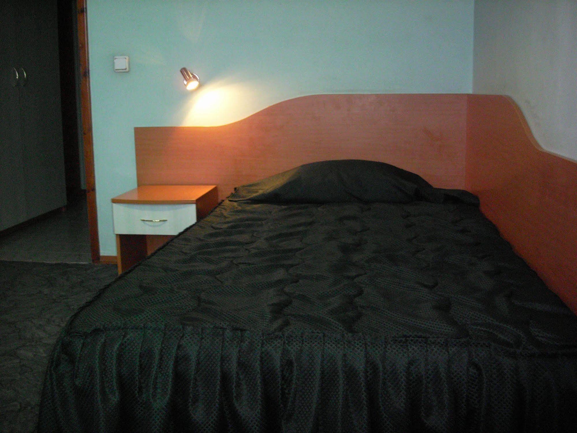 Elbrus Hotel Pazardzhik Ngoại thất bức ảnh